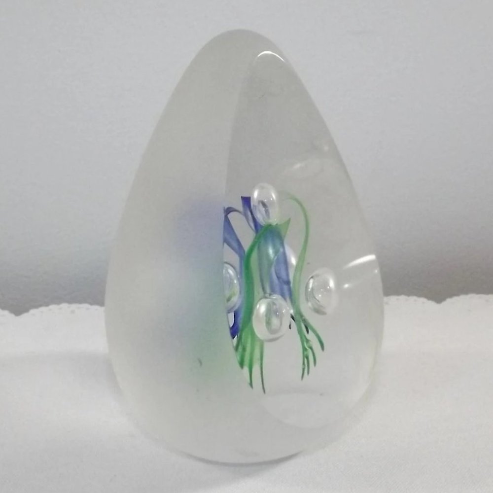 Vintage Ocean Style Aquarium Art Glass Paperweight - Picture 7 of 9